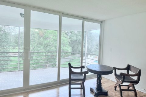 Copropriété à vendre à Miami, Floride: 2 chambres, 166.2 m2 № 1930972 - photo 16