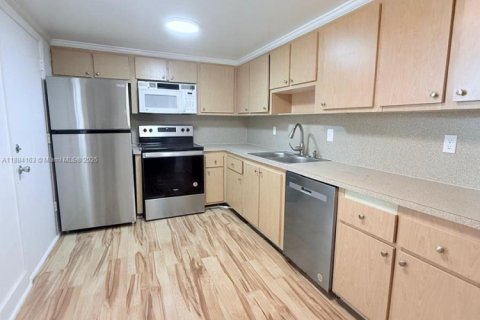 Copropriété à vendre à Miami, Floride: 2 chambres, 166.2 m2 № 1930972 - photo 13