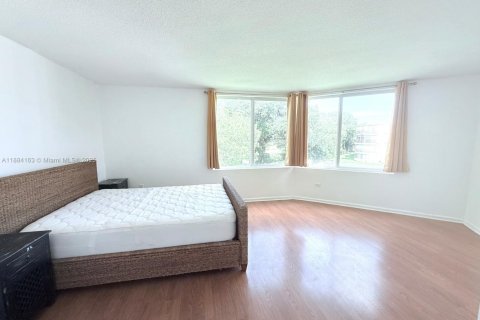 Copropriété à vendre à Miami, Floride: 2 chambres, 166.2 m2 № 1930972 - photo 21