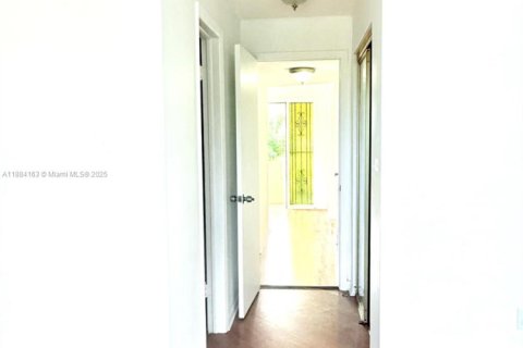 Copropriété à vendre à Miami, Floride: 2 chambres, 166.2 m2 № 1930972 - photo 18