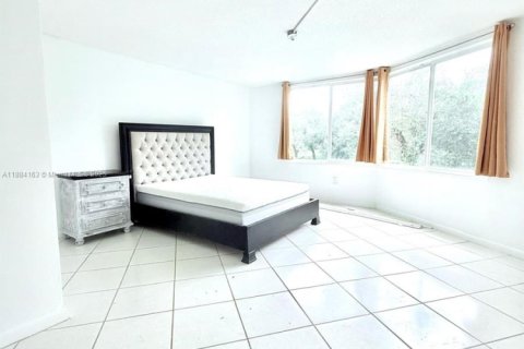 Copropriété à vendre à Miami, Floride: 2 chambres, 166.2 m2 № 1930972 - photo 28