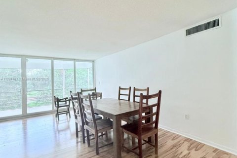 Copropriété à vendre à Miami, Floride: 2 chambres, 166.2 m2 № 1930972 - photo 5