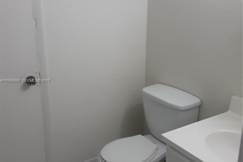 Снять в аренду квартиру в Хайалиа, Флорида 1 спальня, 61.32м2, № 1990775 - фото 8