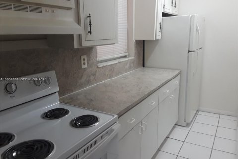 Снять в аренду квартиру в Хайалиа, Флорида 1 спальня, 61.32м2, № 1990775 - фото 7