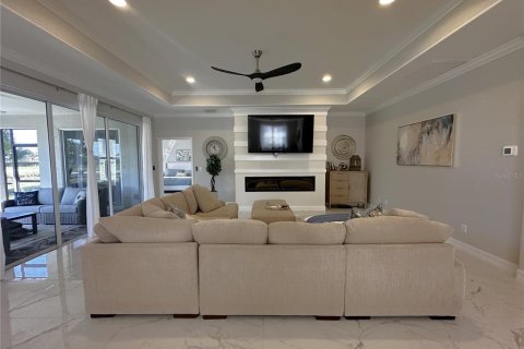 House in Punta Gorda, Florida 4 bedrooms, 238.94 sq.m. № 1812999 - photo 9