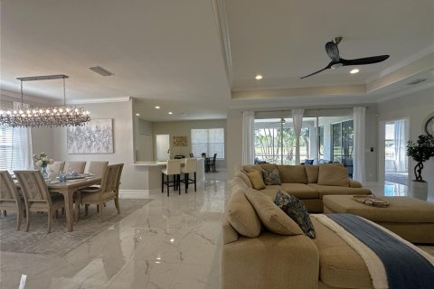 House in Punta Gorda, Florida 4 bedrooms, 238.94 sq.m. № 1812999 - photo 6