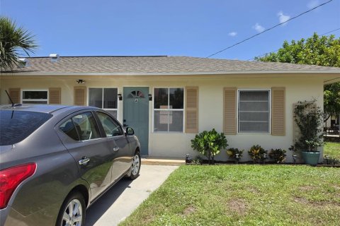 Duplex in Tarpon Springs, Florida 3 bedrooms, 135.27 sq.m. № 2209981 - photo 3