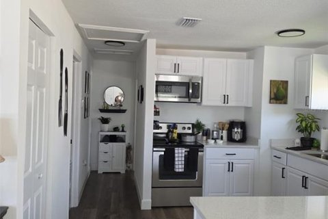 Duplex in Tarpon Springs, Florida 3 bedrooms, 135.27 sq.m. № 2209981 - photo 9