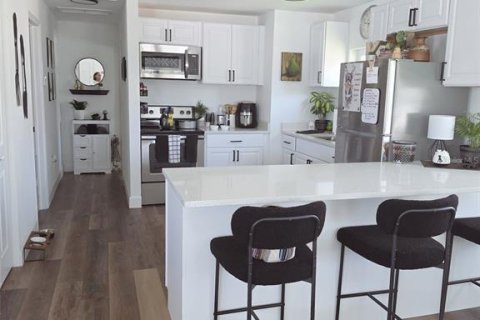 Duplex in Tarpon Springs, Florida 3 bedrooms, 135.27 sq.m. № 2209981 - photo 8