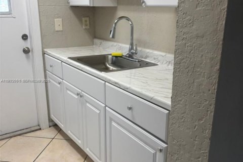 Condominio en venta en Hollywood, Florida, 2 dormitorios, 81.94 m2 № 1990581 - foto 4