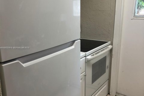 Condominio en venta en Hollywood, Florida, 2 dormitorios, 81.94 m2 № 1990581 - foto 3