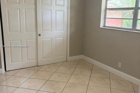 Condominio en venta en Hollywood, Florida, 2 dormitorios, 81.94 m2 № 1990581 - foto 17