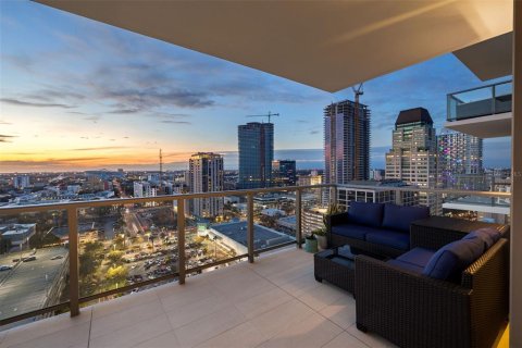 Condominio en venta en Saint Petersburg, Florida, 2 dormitorios, 154.5 m2 № 1734552 - foto 30