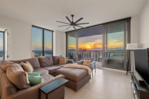 Condominio en venta en Saint Petersburg, Florida, 2 dormitorios, 154.5 m2 № 1734552 - foto 3