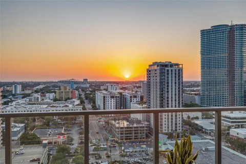 Condominio en venta en Saint Petersburg, Florida, 2 dormitorios, 154.5 m2 № 1734552 - foto 27