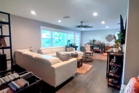 Casa en venta en Tampa, Florida, 3 dormitorios, 201.32 m2 № 1597756 - foto 6