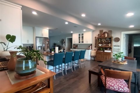 Casa en venta en Tampa, Florida, 3 dormitorios, 201.32 m2 № 1597756 - foto 9