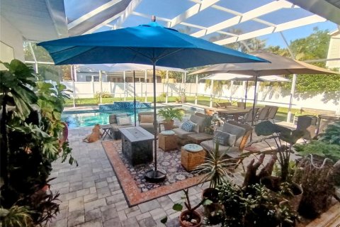 Casa en venta en Tampa, Florida, 3 dormitorios, 201.32 m2 № 1597756 - foto 11