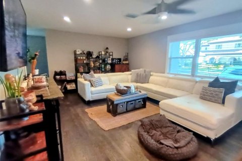 Casa en venta en Tampa, Florida, 3 dormitorios, 201.32 m2 № 1597756 - foto 4