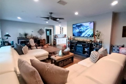 Casa en venta en Tampa, Florida, 3 dormitorios, 201.32 m2 № 1597756 - foto 5
