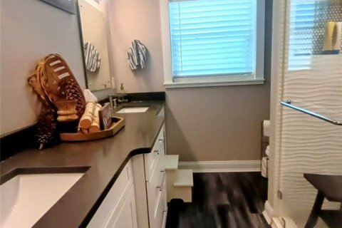 Casa en venta en Tampa, Florida, 3 dormitorios, 201.32 m2 № 1597756 - foto 29