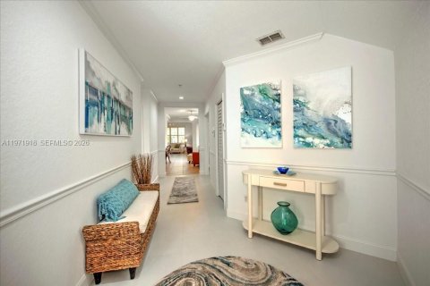 Villa ou maison à vendre à Naples, Floride: 2 chambres, 151.34 m2 № 2042260 - photo 5