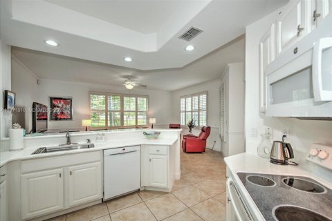 Villa ou maison à vendre à Naples, Floride: 2 chambres, 151.34 m2 № 2042260 - photo 10