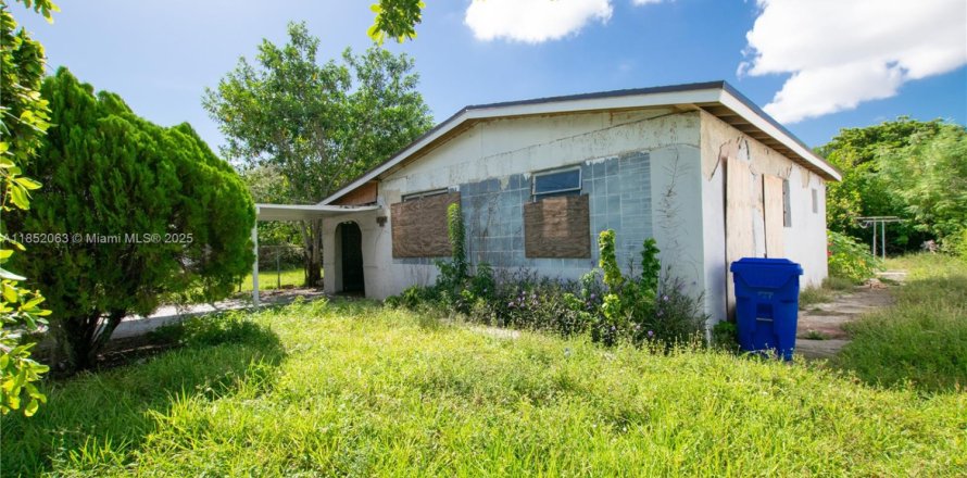 Propiedad comercial en Miami, Florida 160.35 m2 № 1859204