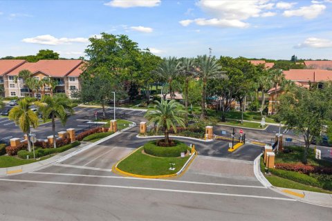 Condominio en venta en Coral Springs, Florida, 2 dormitorios, 91.42 m2 № 2424622 - foto 25