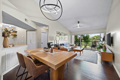 Condominio en venta en Coral Springs, Florida, 2 dormitorios, 91.42 m2 № 2424622 - foto 2