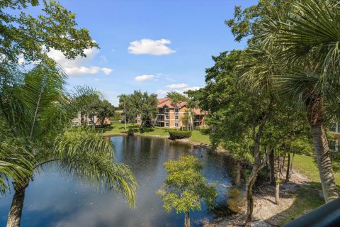 Condominio en venta en Coral Springs, Florida, 2 dormitorios, 91.42 m2 № 2424622 - foto 15