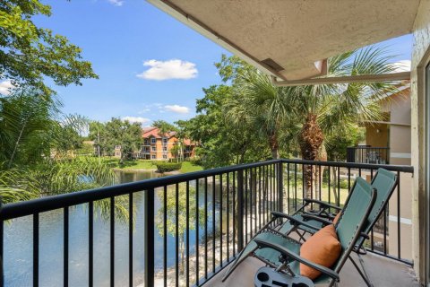 Condominio en Coral Springs, Florida, 2 dormitorios № 2424622