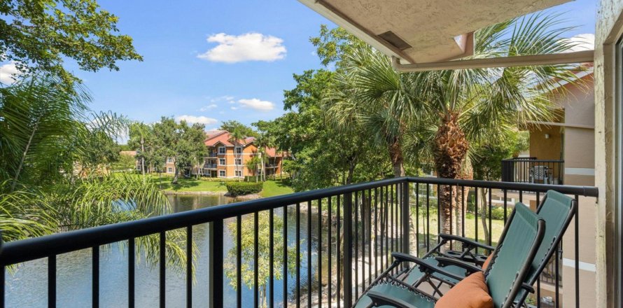 Condominio en Coral Springs, Florida, 2 dormitorios  № 2424622