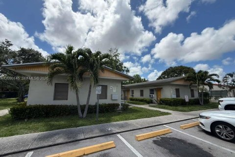 Propiedad comercial en Fort Lauderdale, Florida 319.86 m2 № 2377120