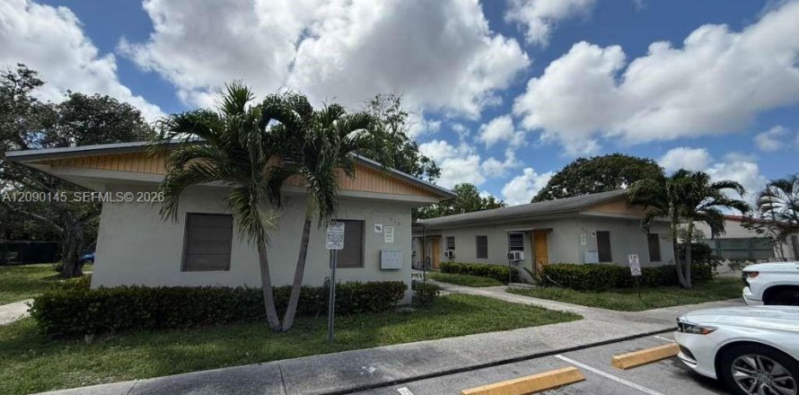 Commercial property in Fort Lauderdale, Florida 319.86 sq.m. № 2377120