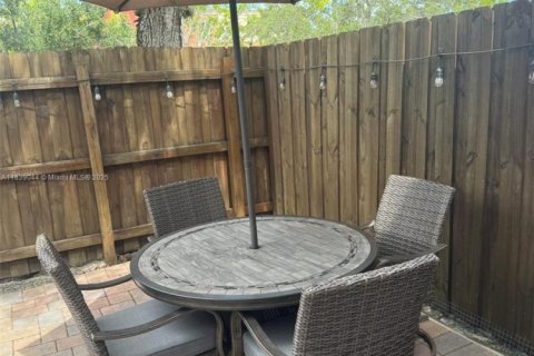 Townhouse in Homestead, Florida 3 bedrooms № 1830152 - photo 19