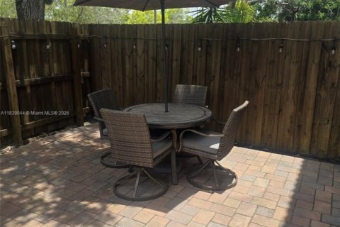 Townhouse in Homestead, Florida 3 bedrooms № 1830152 - photo 23