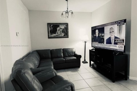 Townhouse in Homestead, Florida 3 bedrooms № 1830152 - photo 6