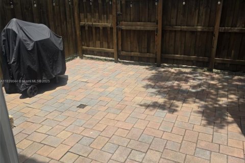 Townhouse in Homestead, Florida 3 bedrooms № 1830152 - photo 28