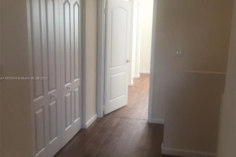 Townhouse in Homestead, Florida 3 bedrooms № 1830152 - photo 11