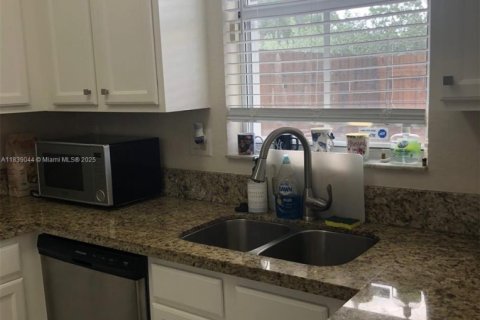 Townhouse in Homestead, Florida 3 bedrooms № 1830152 - photo 10