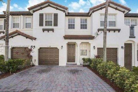 Townhouse in Homestead, Florida 3 bedrooms № 1830152 - photo 1