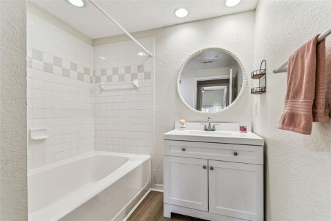 Condo in Tampa, Florida, 2 bedrooms  № 1586382 - photo 19