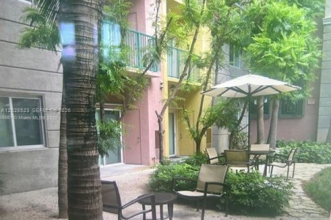 Condominio en alquiler en South Miami, Florida, 2 dormitorios, 78.22 m2 № 2248200 - foto 7