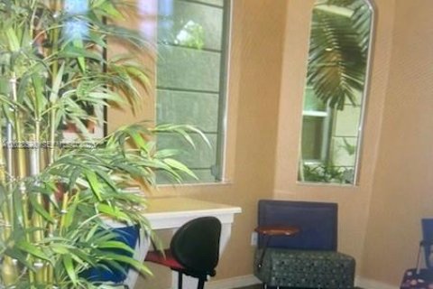 Condominio en alquiler en South Miami, Florida, 2 dormitorios, 78.22 m2 № 2248200 - foto 10