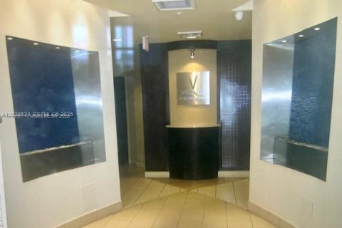 Condominio en alquiler en South Miami, Florida, 2 dormitorios, 78.22 m2 № 2248200 - foto 13