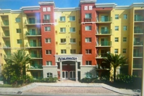 Condominio en South Miami, Florida, 2 dormitorios  № 2248200