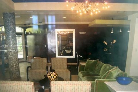 Condominio en alquiler en South Miami, Florida, 2 dormitorios, 78.22 m2 № 2248200 - foto 14