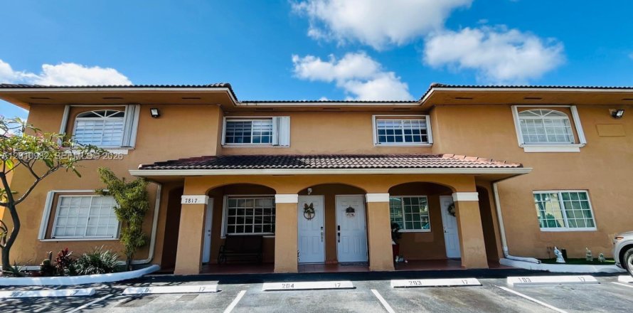 Condo in Hialeah, Florida, 2 bedrooms  № 2075329