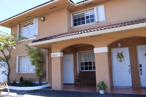 Condo in Hialeah, Florida, 2 bedrooms  № 2075329 - photo 2